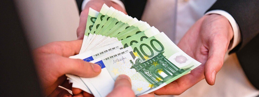 Für Geld Lässt Sie Sich Nageln Für Geld Lässt Sie Sich Nageln